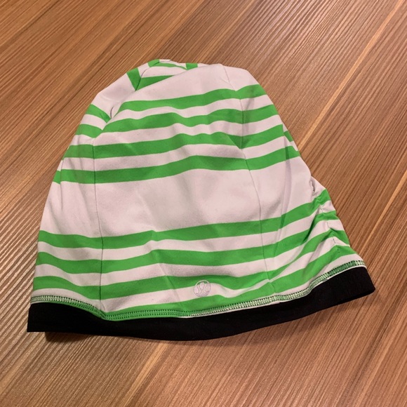 Lululemon double the fun toque reversible run hat - Picture 9 of 9